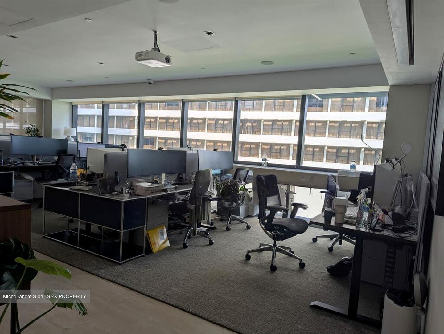 Hana (D10), Office #566790021